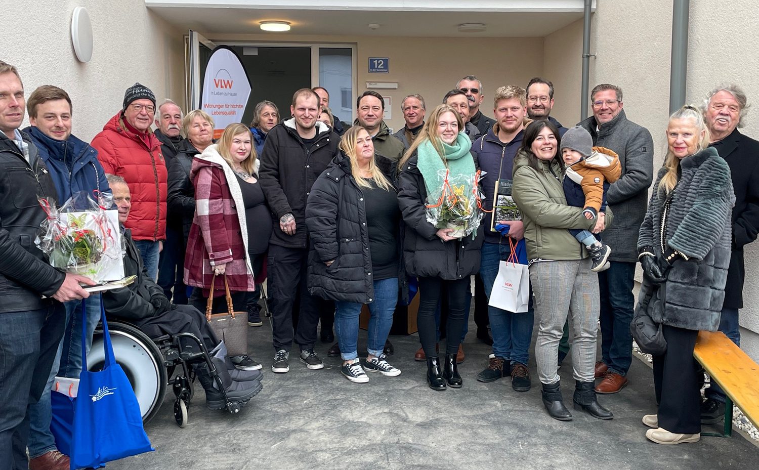 Wohnungsuebergabe-NWK-Gruppenfoto-web