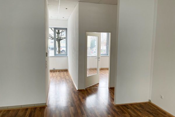 Rathausgasse-4-GL5-Eingang-Richtung-Kueche-und-Gang